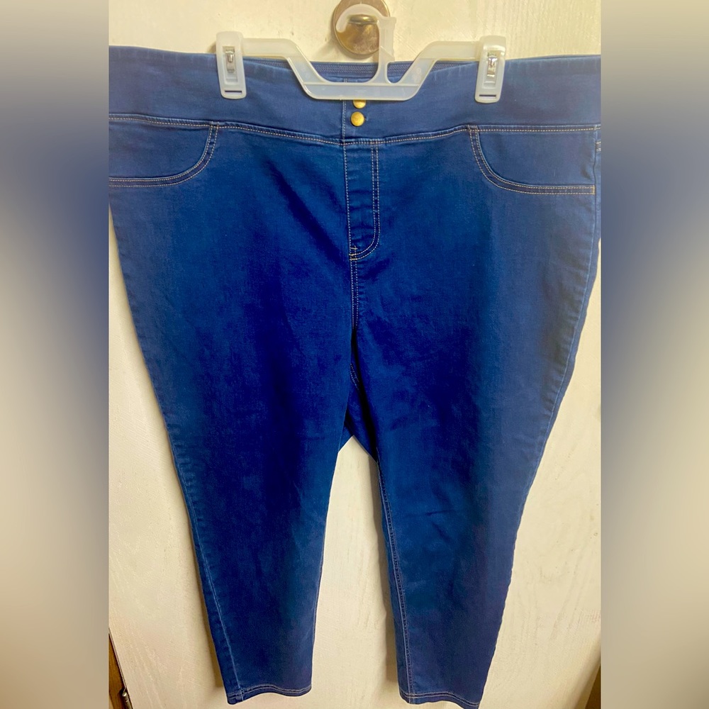 Women’s stretch denim jeans